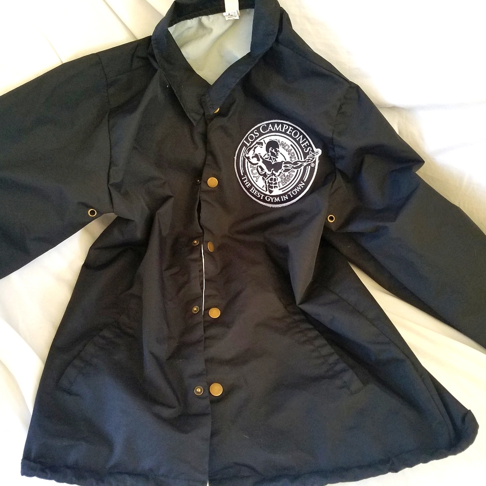 Size medium windbreaker jacket - Los Campeones Gym